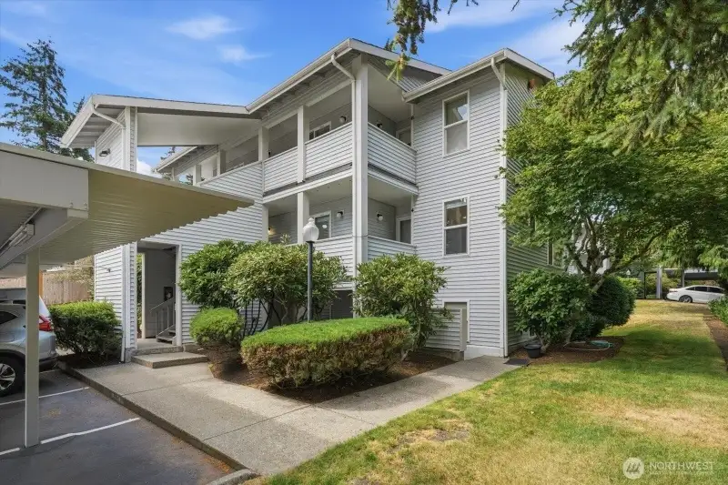 lindstrom real estate