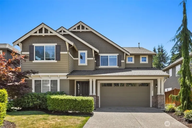 lindstrom real estate