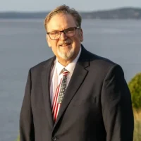 seasoned real estate broker